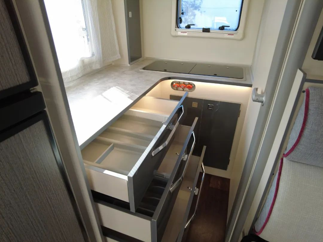 氣場全開！駱駝房車最強(qiáng)全明星陣容，齊了！