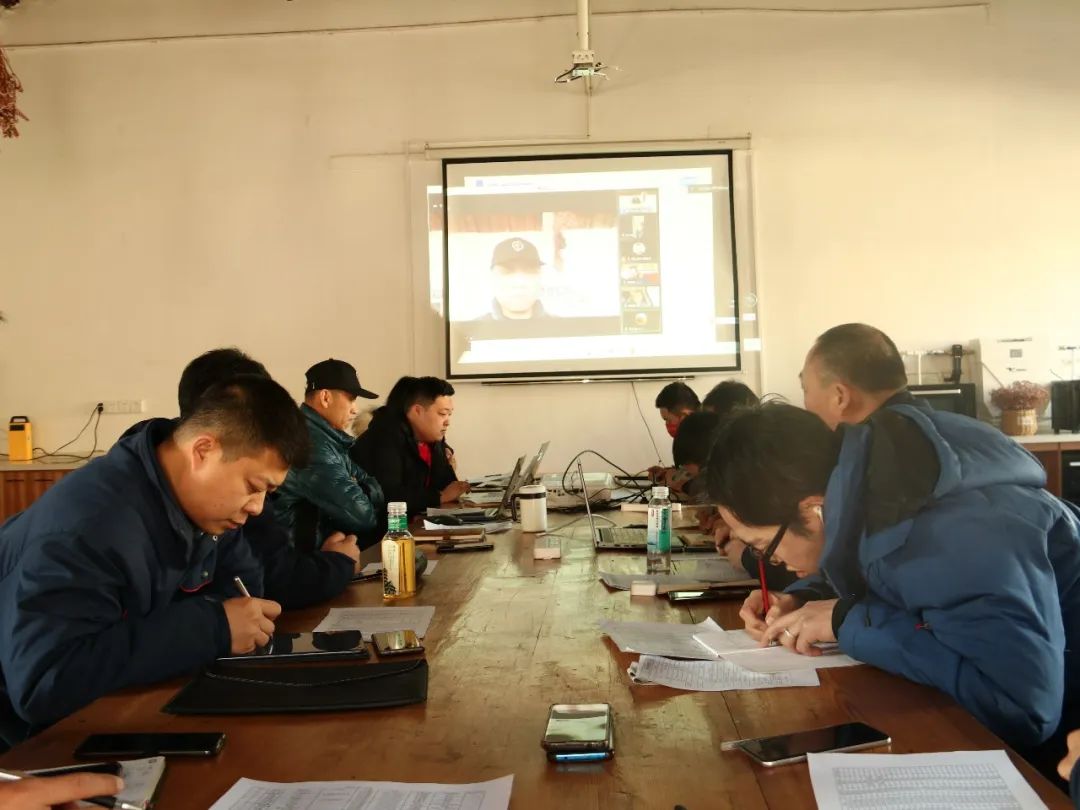 以用戶為中心，覽眾房車高管與用戶在線懇談