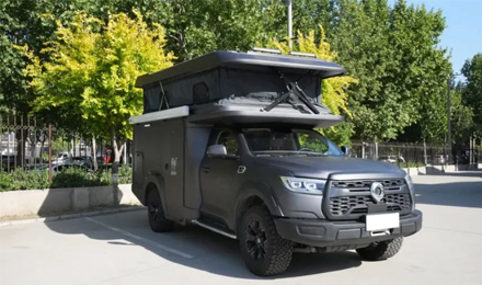 2.0T+四驅(qū)，高僅2.2米，能入地庫，這款硬核升頂房車你愛了嗎？